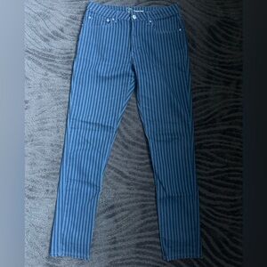 Skinny Jeans with Contrasting Stripe